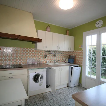 Holiday home Maison Plain-pied Centre-ville, Proche Plage, Jardin Prive, Parking, Animaux Acceptes - Fr-1-22-251 *